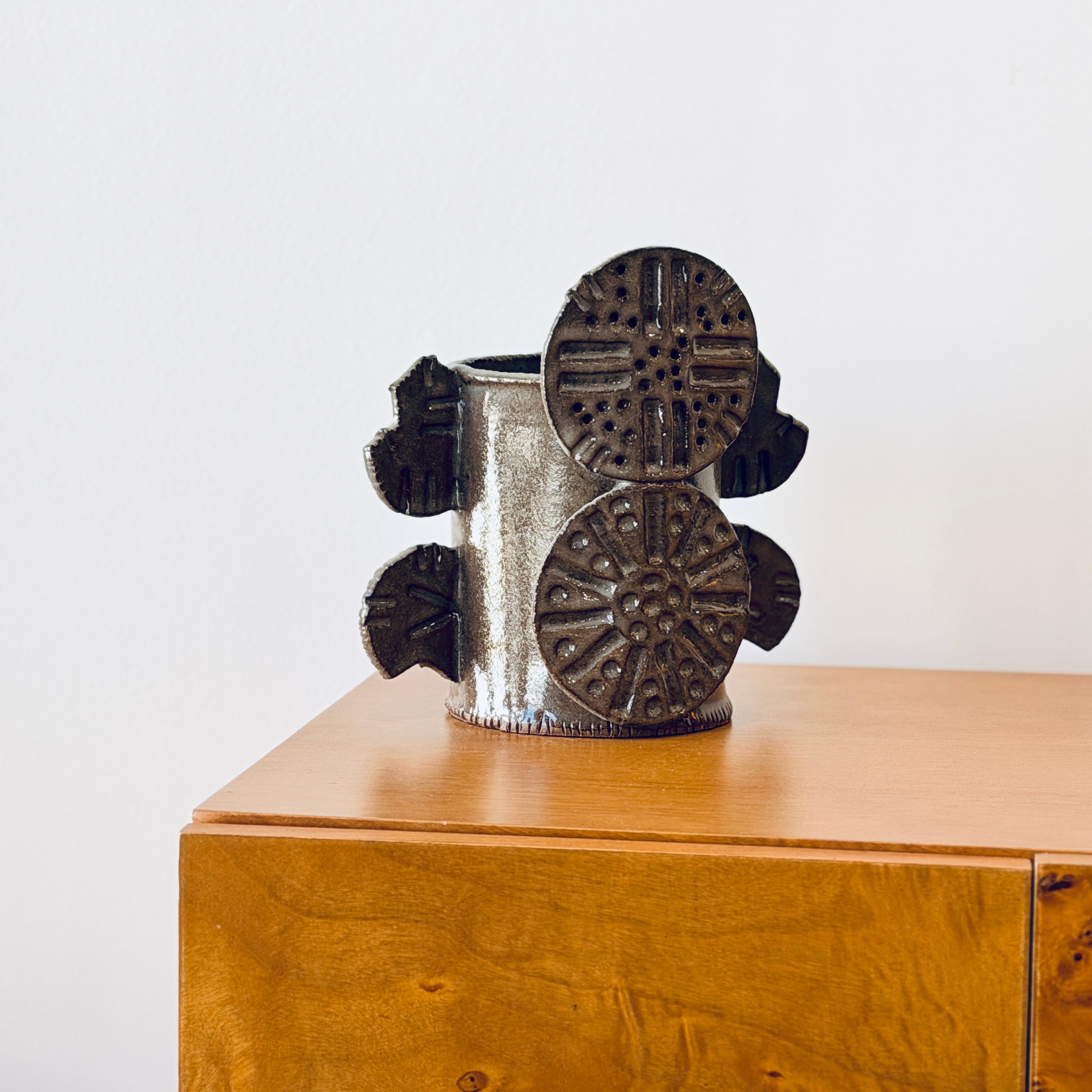 Shiny brown short vase