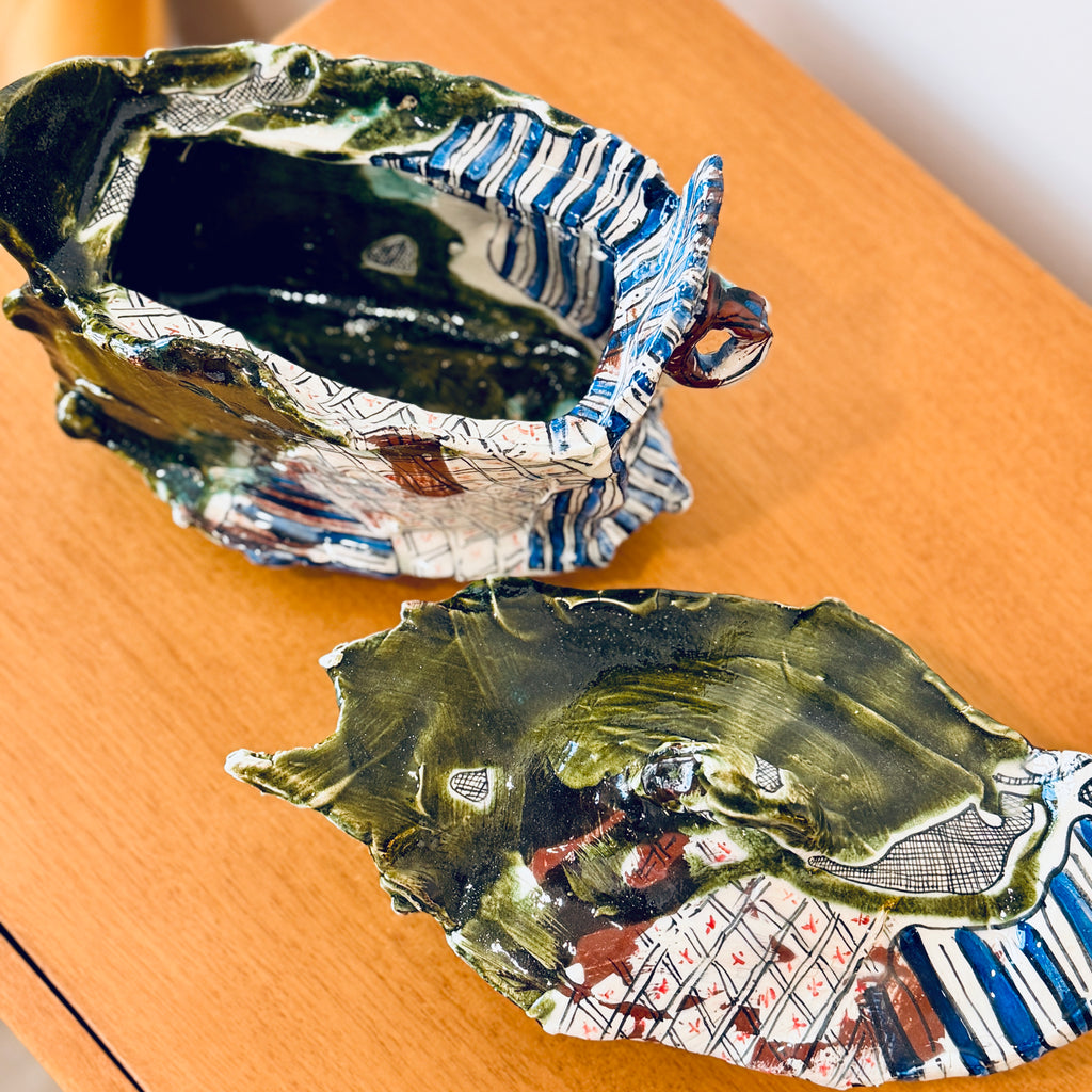 Oribe sculptural box with lid