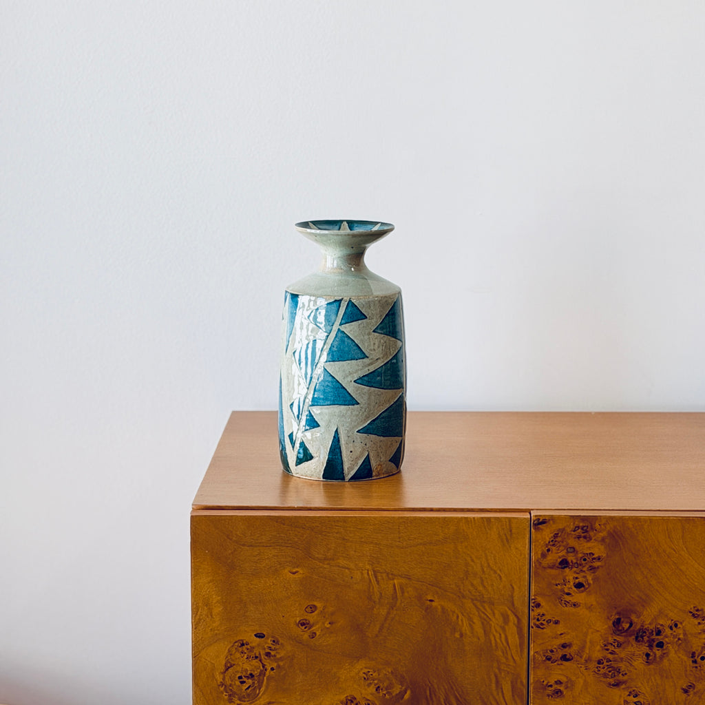 Korean Triangel Vase