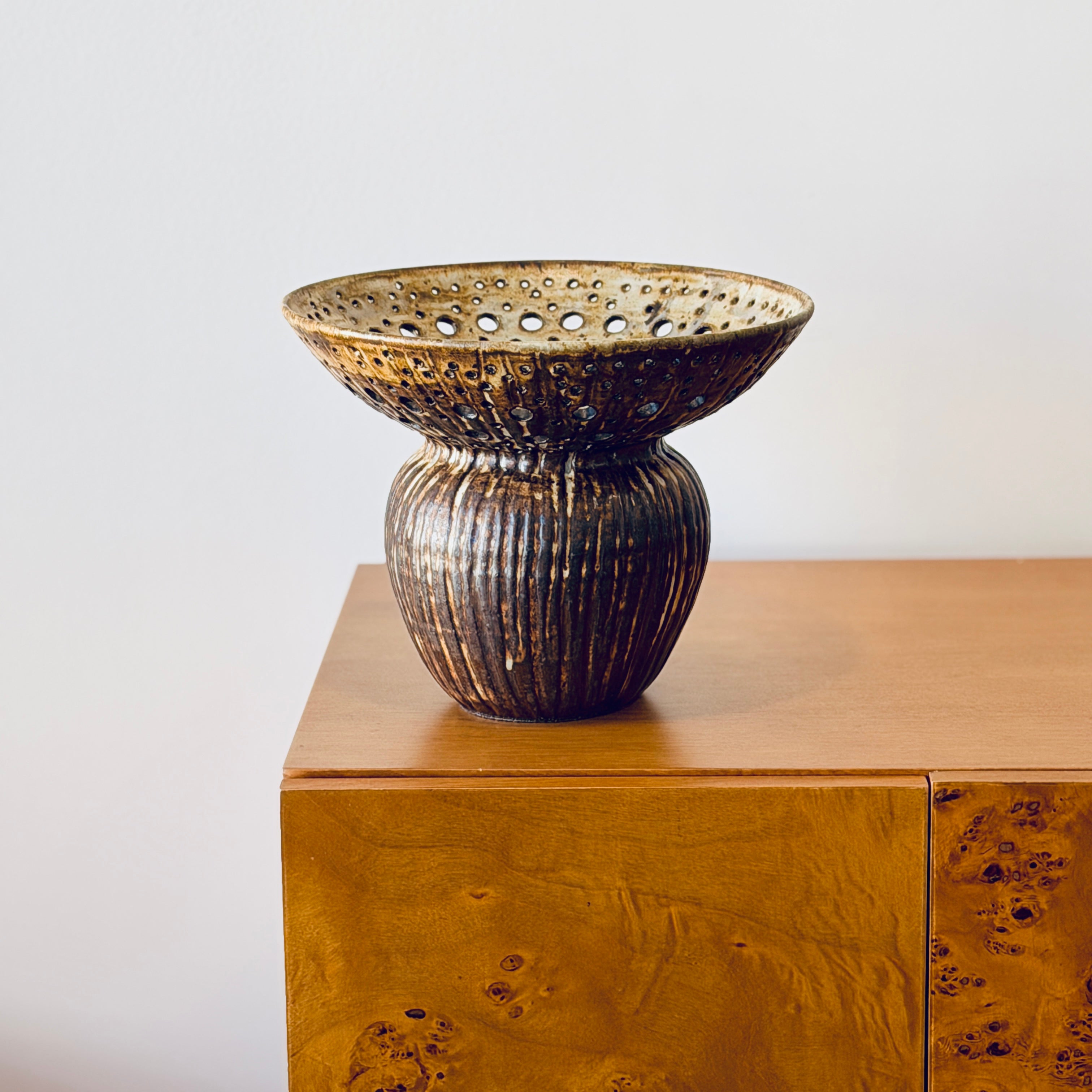 Brown Standing Plate