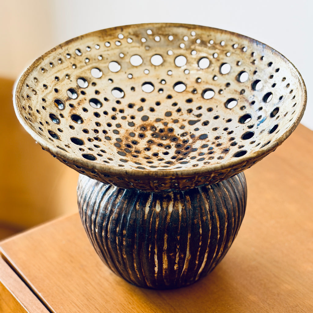 Brown Standing Plate