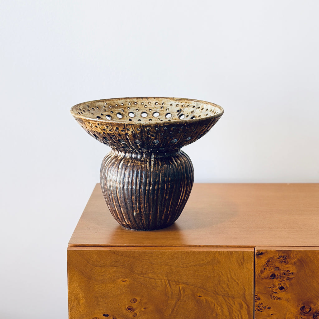 Brown Standing Plate