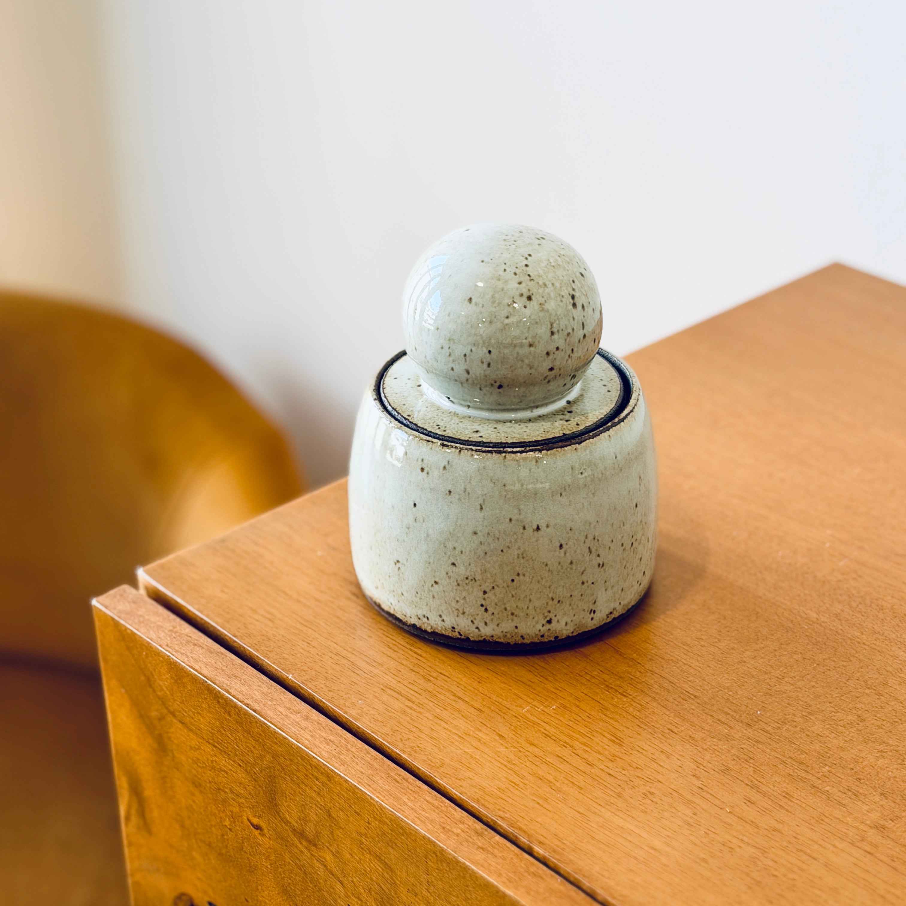 Small Oyster White Stash Jar